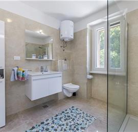 6 bedroom villa with pool near Labin, Istria, sleeps 12
